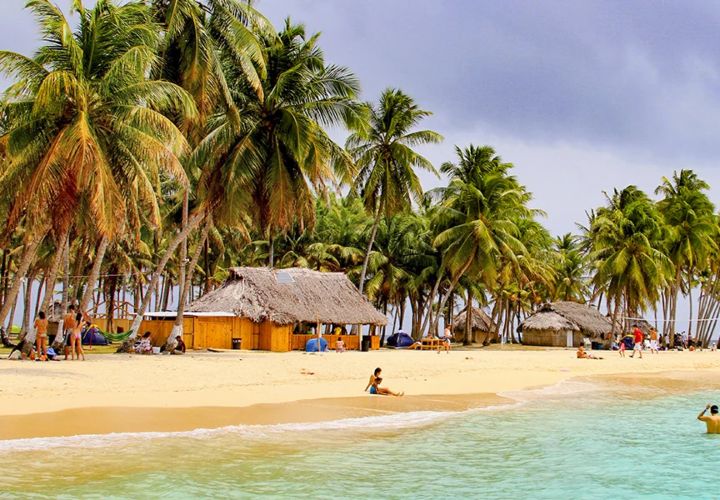 Panama-beaches-Tourists-Centroamerica-01
